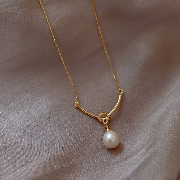 GOLIC Gold Pearl Knot Necklace - Picture 6 of 11